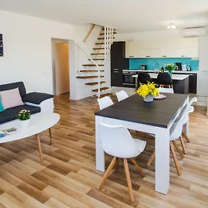  Apartment Alemar